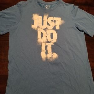 Nike tshirt